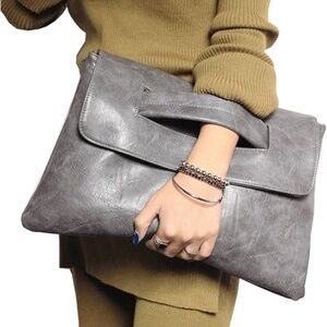 NWOT! LARGE POLYURETHANE (PU) LEATHER MESSENGER STYLE CLUTCH W/STRAP. SLATE GRAY